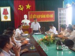 Chi bộ trường THPT Quỳnh Lưu 2 tổ chức lễ kết nạp Đảng viên mới